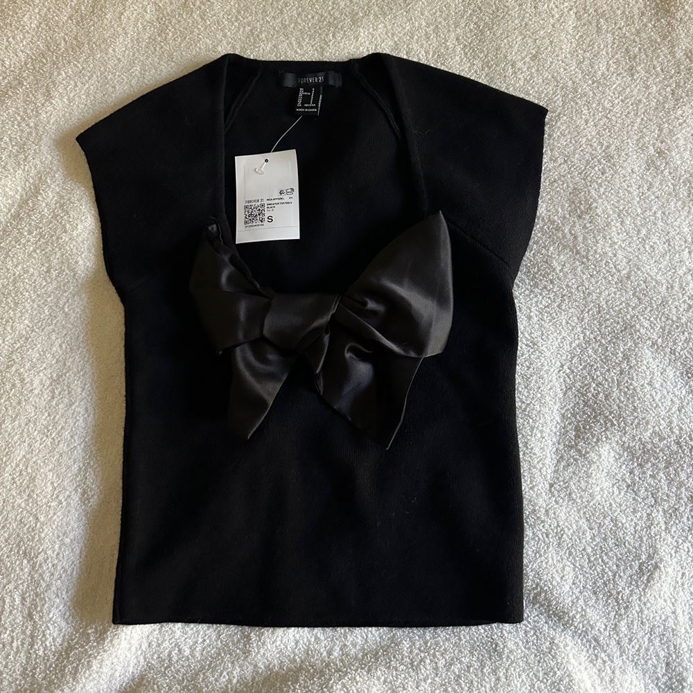 Forever 21 Satin Bow Cap Sleeve Top in Black